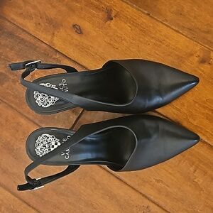 EUC Vince Camuto Black Leather Slingback Heel Pumps Sz 7.5 w Silver Hardware